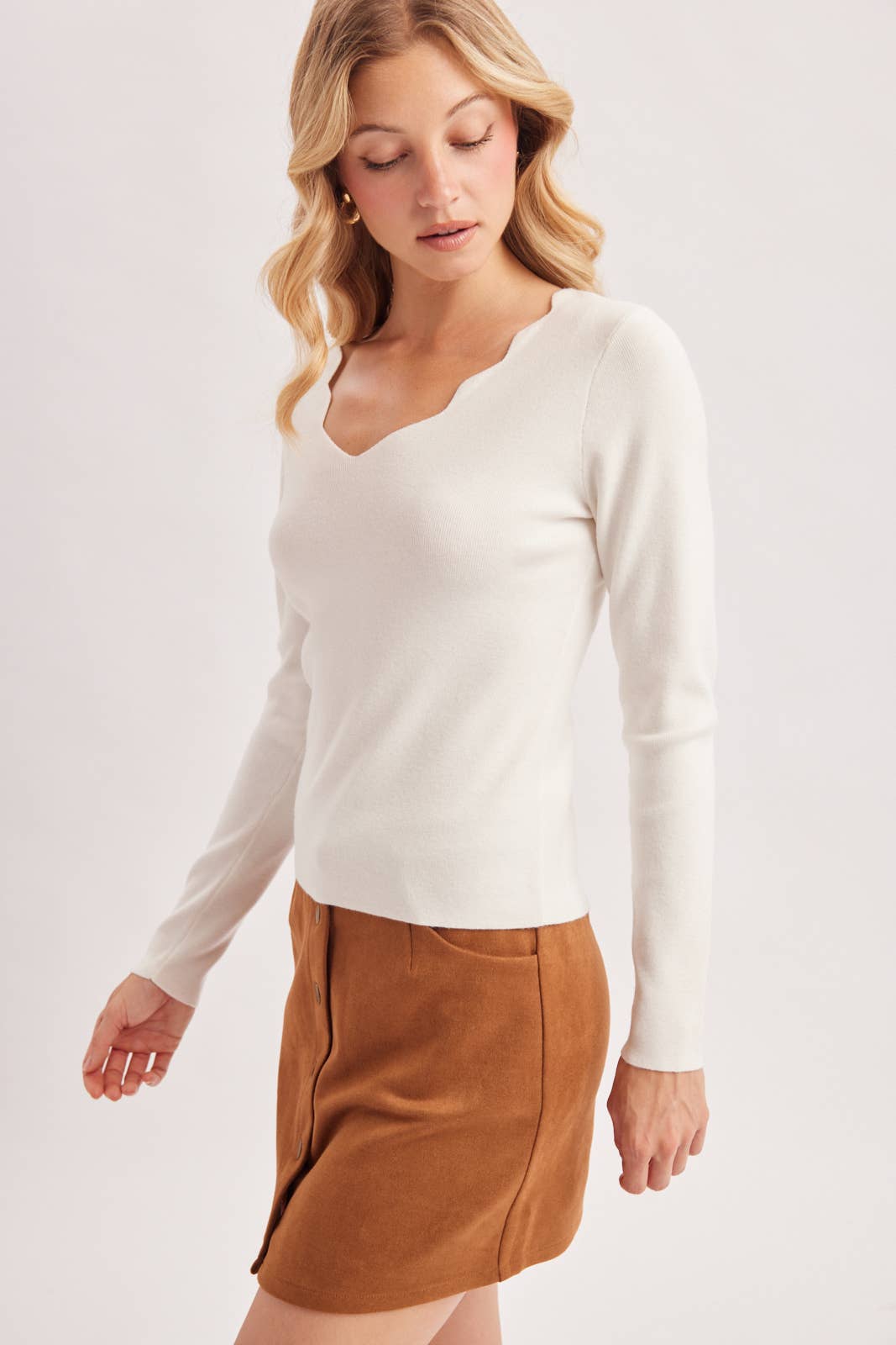 SCALLOP NECK KNIT TOP