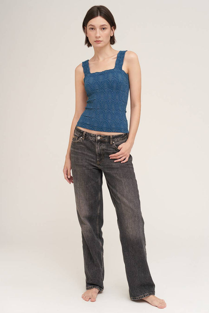 NS8416- Lace Textured Square Top