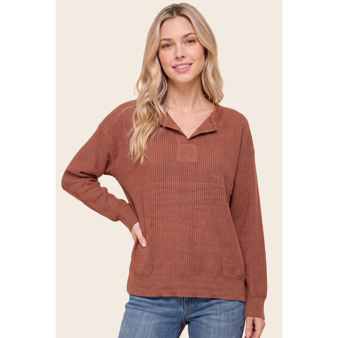 SPLT NECK MINI WAFFLE SWEATER