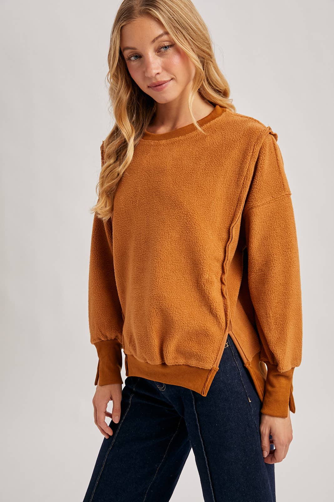 CREWNECK TEDDY PULLOVER