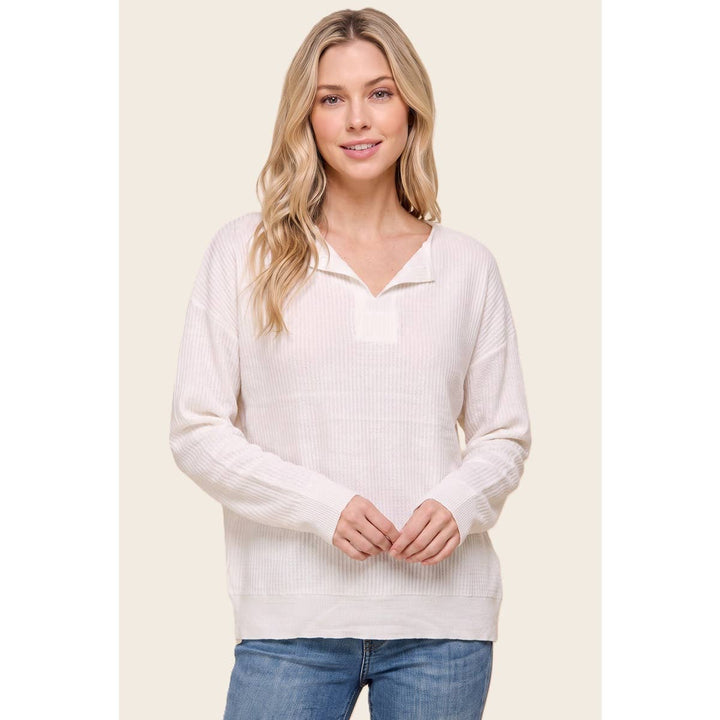 SPLT NECK MINI WAFFLE SWEATER