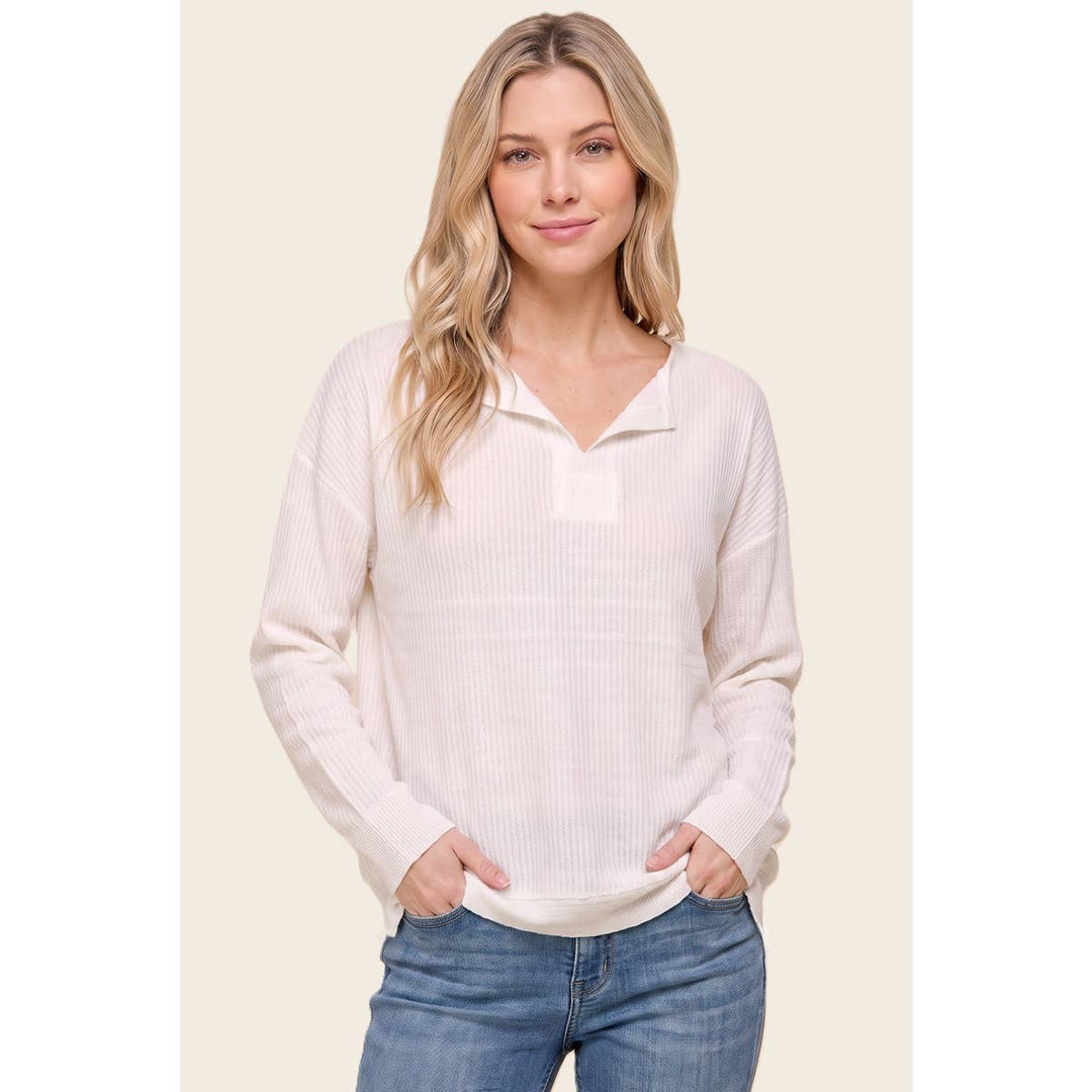 SPLT NECK MINI WAFFLE SWEATER