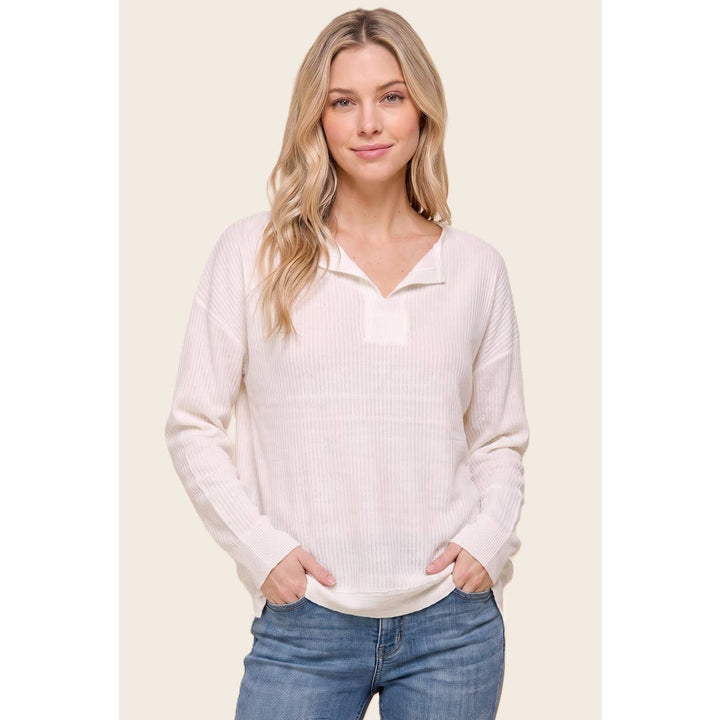 SPLT NECK MINI WAFFLE SWEATER