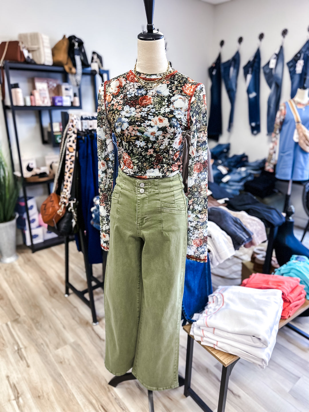 HIGH-RISE WIDE LEG