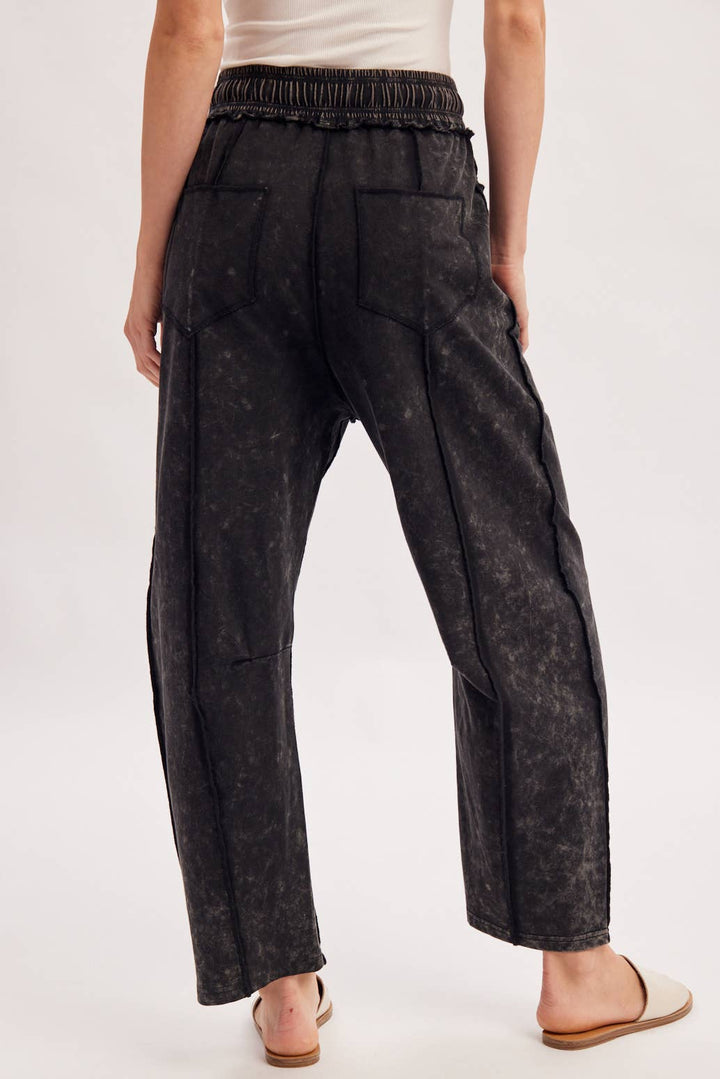 WASHED-OUT EXPOSED SEAM BARREL PANTS