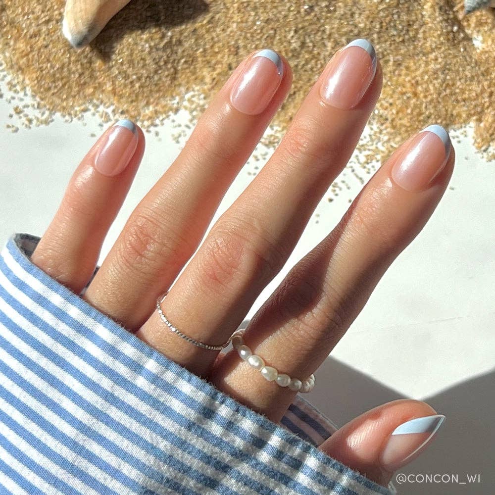 Into Blue Press-On Nails|Short Oval|Light Blue Glazed French