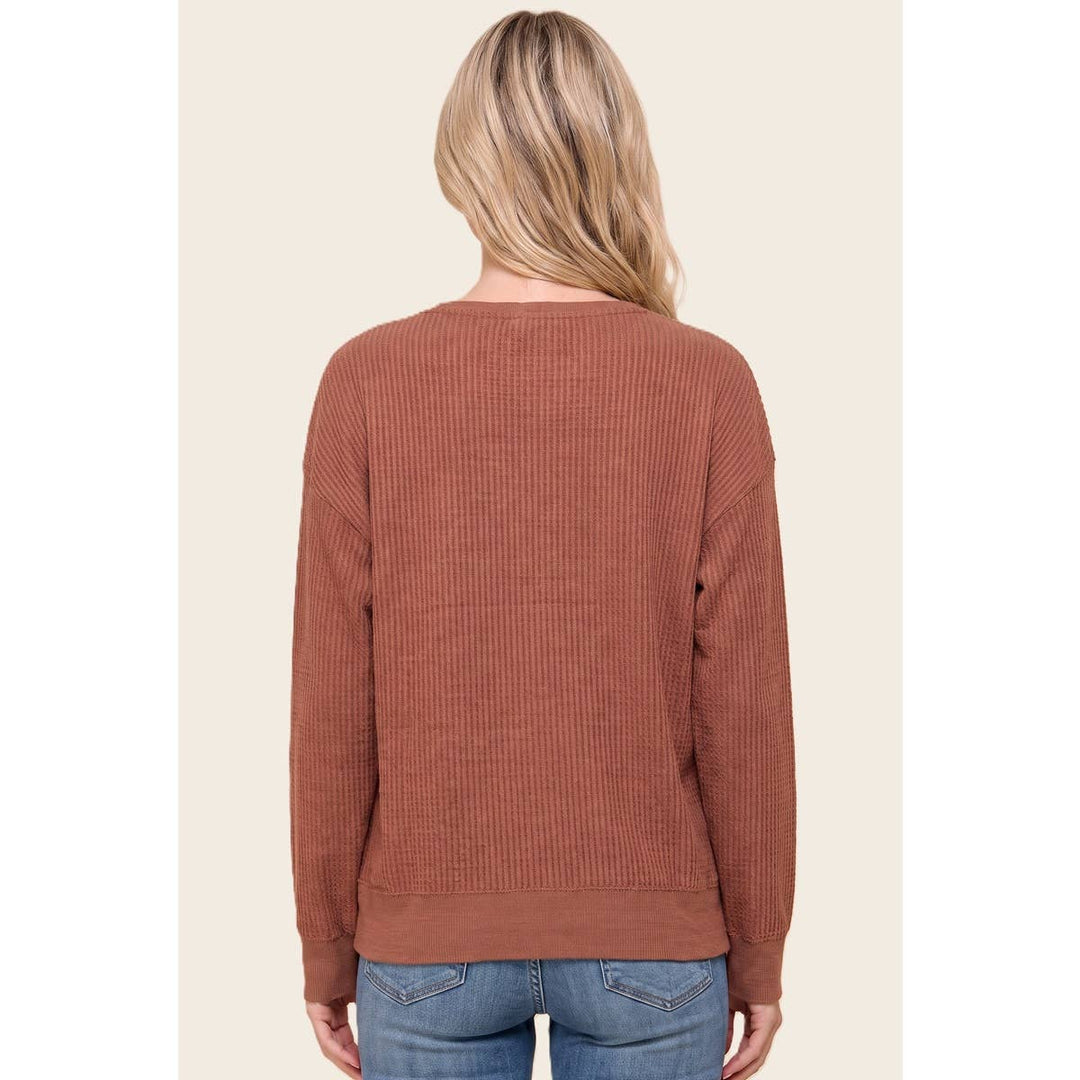 SPLT NECK MINI WAFFLE SWEATER