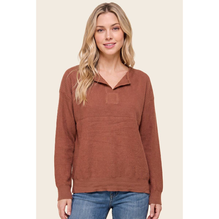 SPLT NECK MINI WAFFLE SWEATER