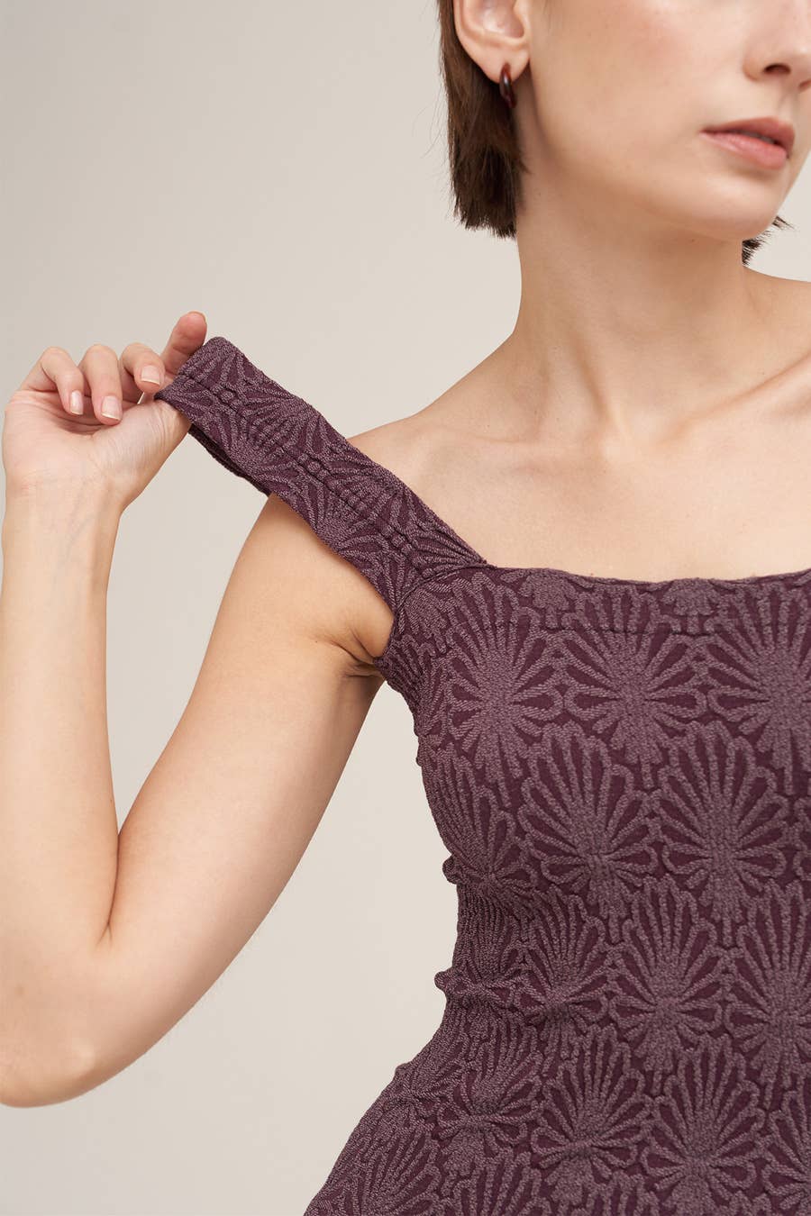 NS8416- Lace Textured Square Top