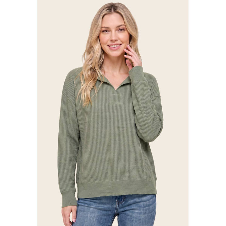 SPLT NECK MINI WAFFLE SWEATER