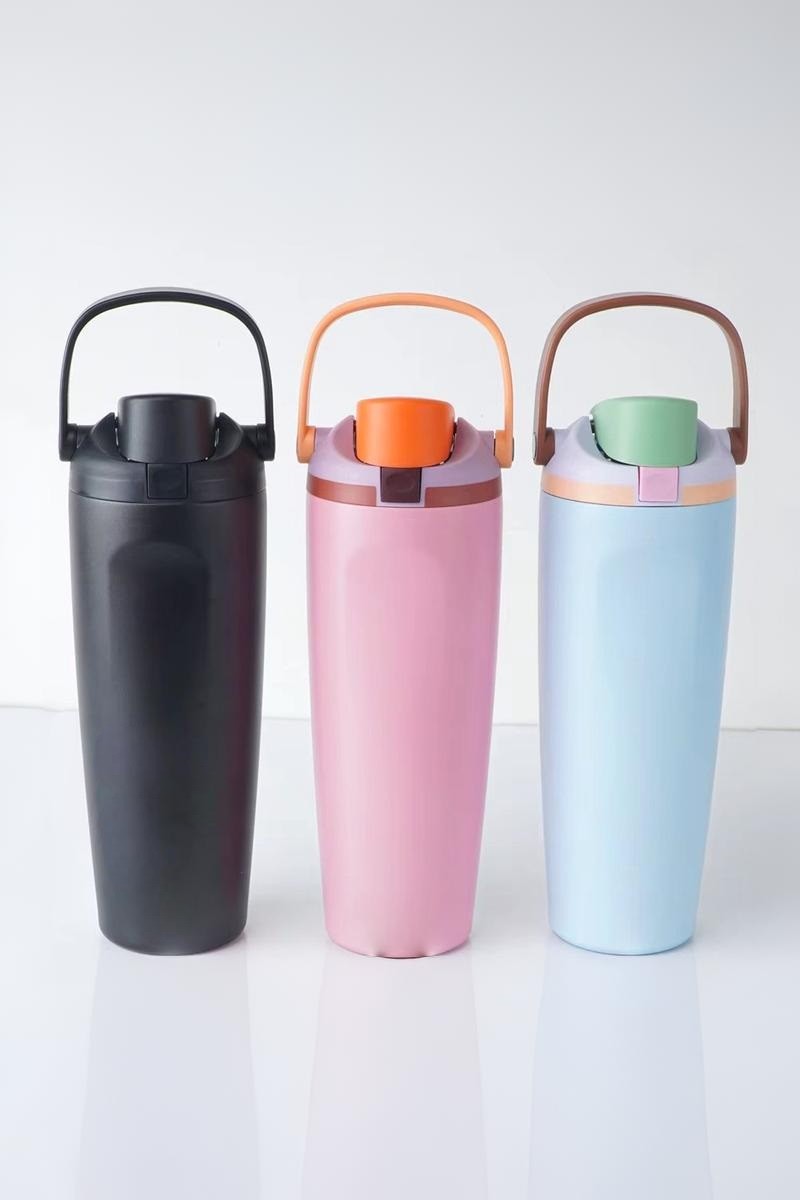 30oz Flip Sip Water Bottle