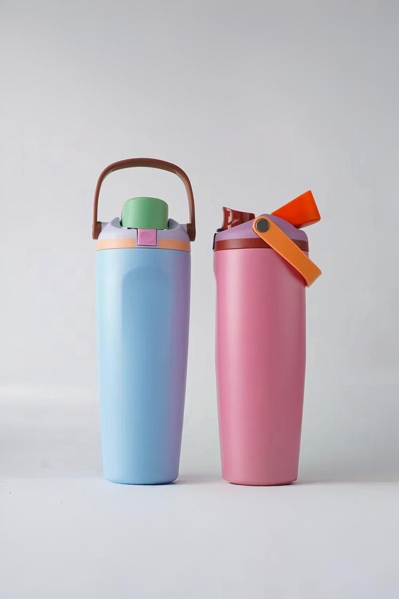 30oz Flip Sip Water Bottle