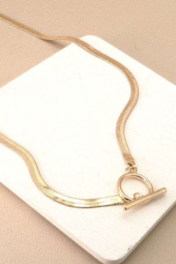 Snake Chain On Toggle Necklace