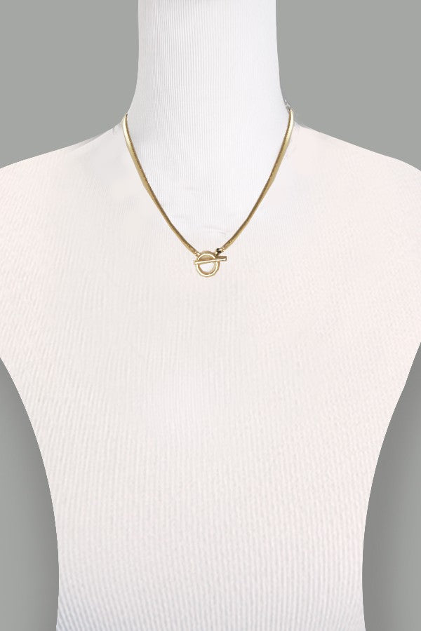 Snake Chain On Toggle Necklace